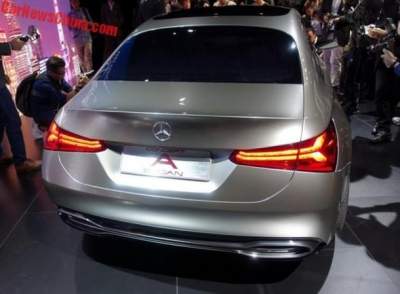 Больше роскоши и мощности: Mercedes рассекретил новый седан