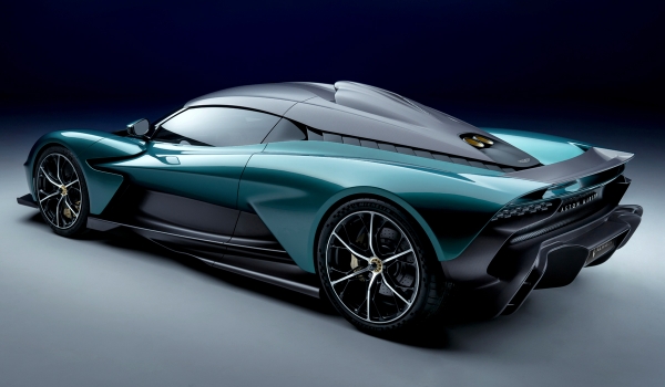 Aston Martin Valhalla полностью переделан: теперь мотор AMG