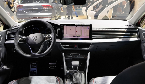 Volkswagen Tiguan обрел новый интерьер, но только в Китае