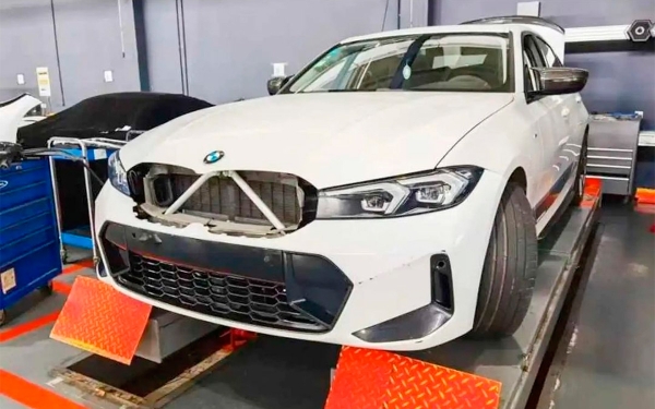 
            Обновленную «трешку» BMW выпустят без огромных «ноздрей». Фото
        