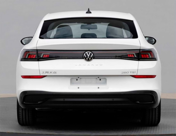 
            Рассекречен дизайн нового лифтбека Volkswagen
        