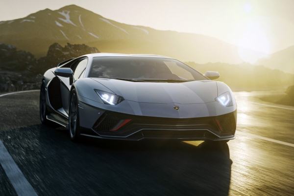 Lamborghini сохранит V12 для гибридов