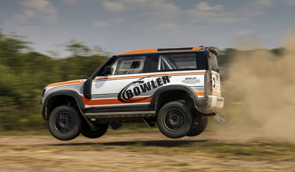 Bowler подготовил гоночный Land Rover Defender 90