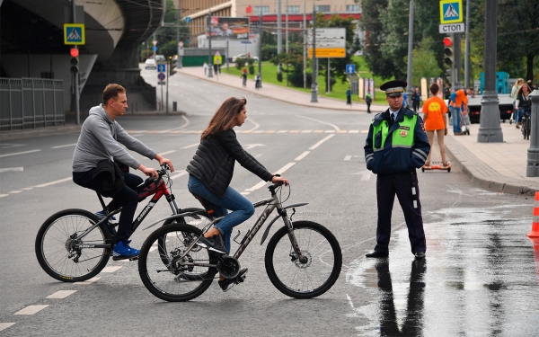 
            ГИБДД пообещала байкерам и велосипедистам массовые проверки
        