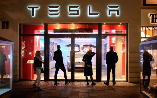 
            Провалы Tesla: от переносов Cybertruck до нелепых ошибок электроники
        