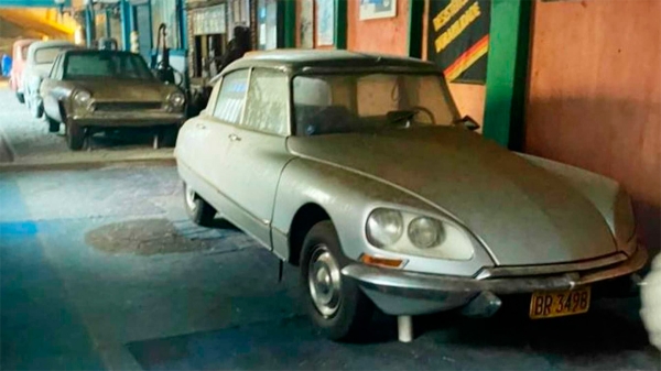 
            В Бразилии нашли заброшенный частный музей ретро-автомобилей. Фото
        
