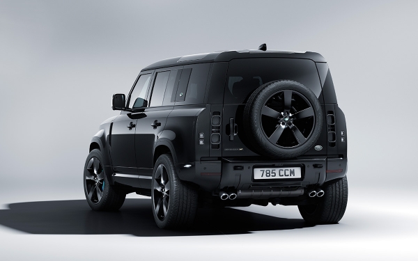 
            Land Rover представил особый Defender в честь новой части бондианы
        