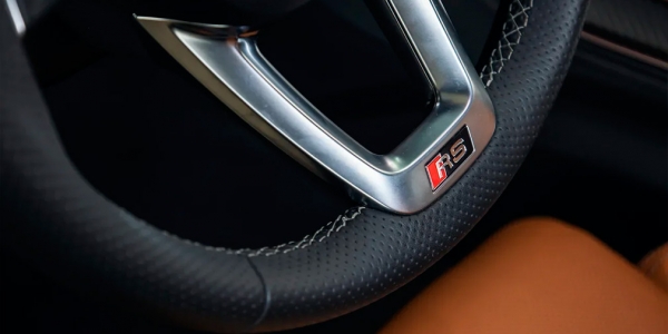 
            Скромность не украшает. Тест-драйв Audi RS Q8
        