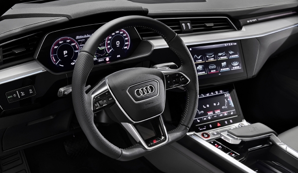 Трехмоторный Audi e-tron S выходит на российский рынок