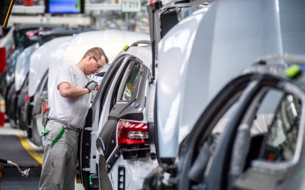 
            Чехия выступила против планов ЕС отказаться от бензиновых машин к 2035
        