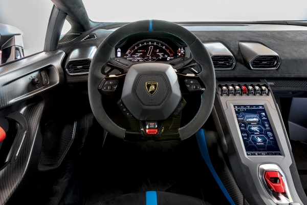 STO к одному — Lamborghini Huracan STO в роли идеального суперкара