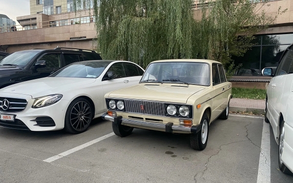 
            ВАЗ-2106 почти без пробега выставили на продажу за 3,8 млн рублей
        