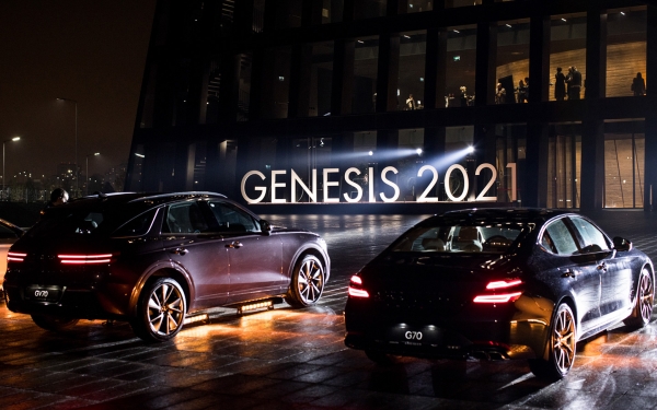 
            Genesis представил в России новый седан и кроссовер
        