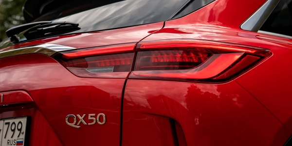 
            Шик, блеск, острота. Тест-драйв Infiniti QX50 и Lexus RX
        