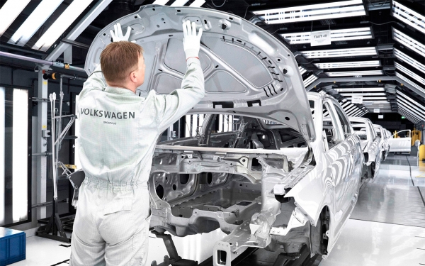 
            Volkswagen сократит производство машин в России
        