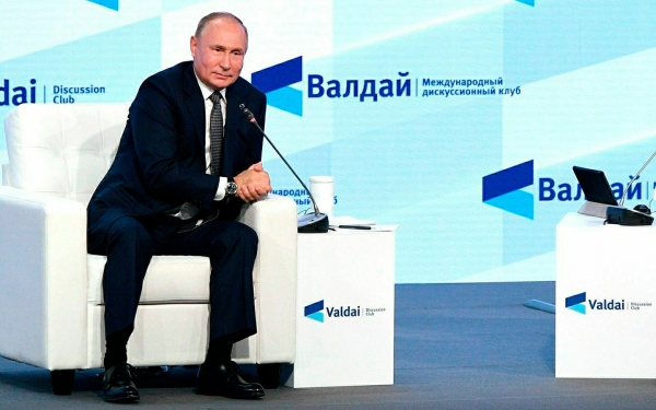 
            «В Огарево гоняю на них». Путин — о личных впечатлениях от электромобилей
        