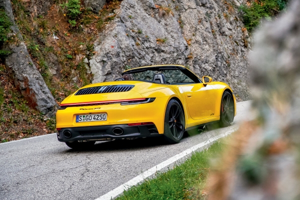 Porsche и Голованов: Panamera в Перми, 911 GTS в Италии или Taycan на парковке?