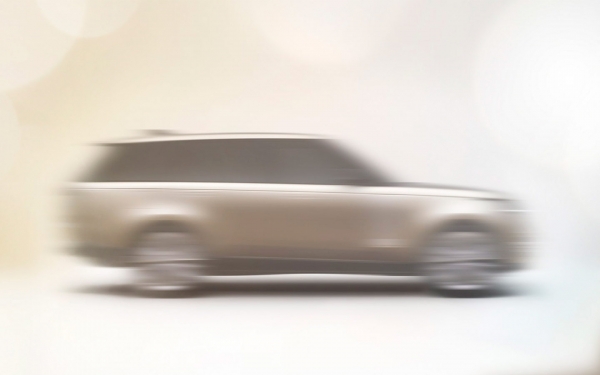 
            Появились первые изображения нового Range Rover
        