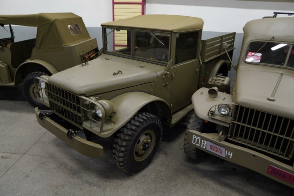 
            Как из музея: в России продают уникальный армейский пикап Dodge (фото)
        