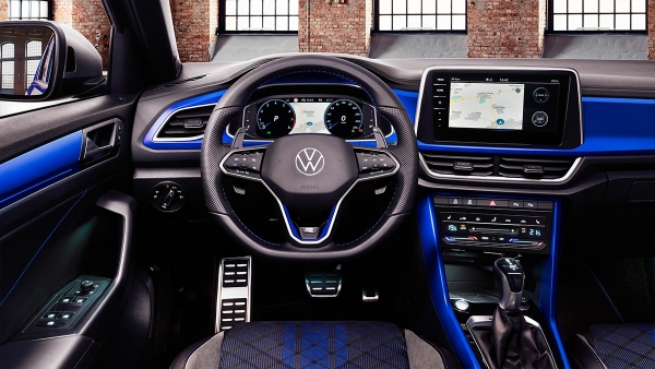 
            Volkswagen обновил кроссовер и кабриолет T-Roc
        