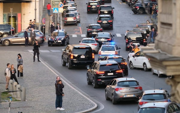 
            Президентский выбор: какие автомобили входили в огромный кортеж Байдена
        