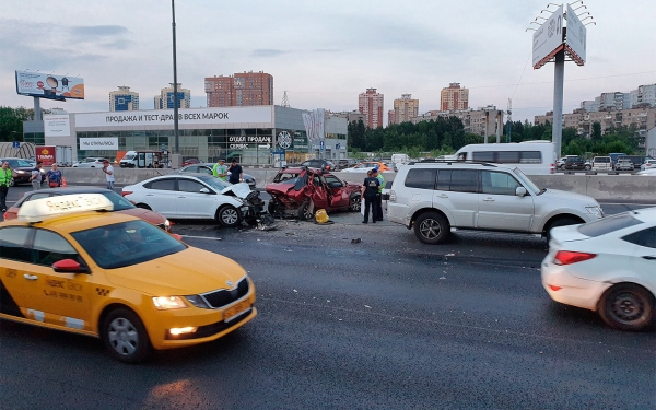 
            ГИБДД назвала самую опасную магистраль в Москве
        