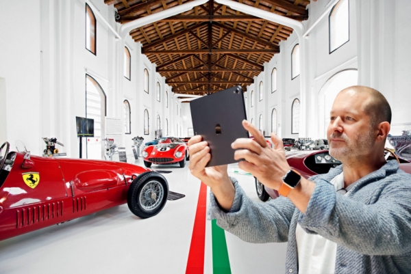 Бывший шеф-дизайнер Apple делает Ferrari. Куда движется автодизайн?