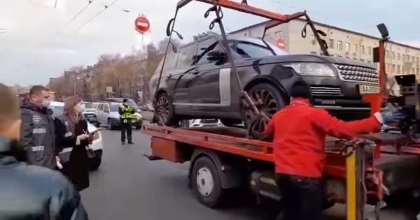 У киевлянина из-за просроченных штрафов отобрали авто: ему грозит конфискация