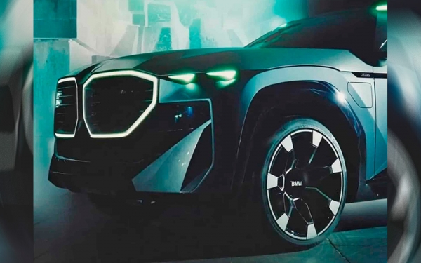 
            BMW впервые показала на видео 750-сильный кроссовер XM
        