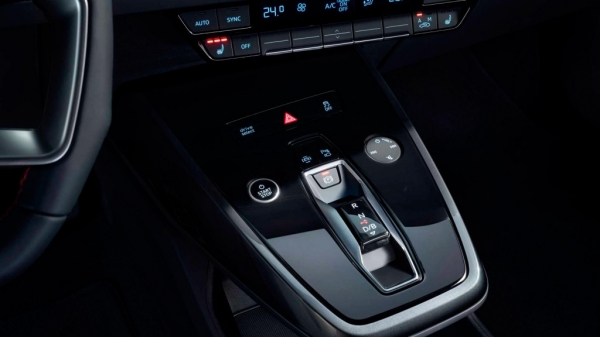 
            Audi выпустила семиместный кроссовер Q5 e-tron
        