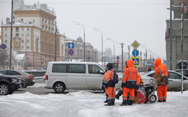 
            Московских водителей предупредили о сильном снегопаде и гололедице
        