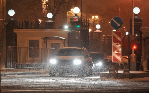 
            ГИБДД Москвы попросила водителей не садиться за руль из-за тумана
        