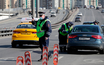 
            В Москве платная парковка подорожала до 450 руб. в час
        