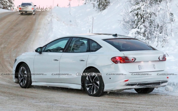
            Volkswagen вывел на зимние тесты новый седан Aero B. Фото
        