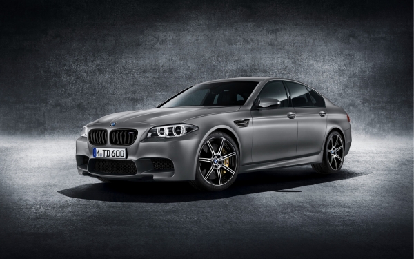 
            8-летнюю BMW выставили на продажу за 110 млн. рублей
        