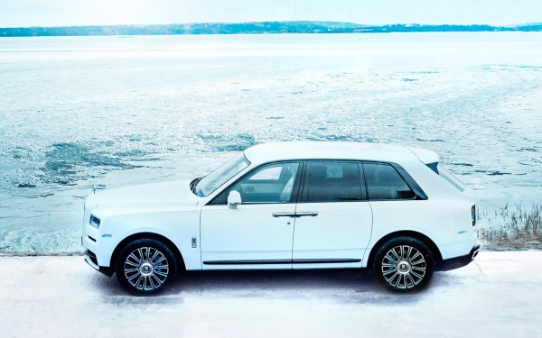 
            Rolls-Royce посвятил спецверсию Cullinan замерзшим озерам
        