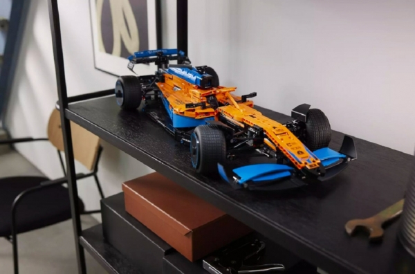 
            McLaren показал свой болид Ф-1. А Lego выпустило его конструктор-копию
        