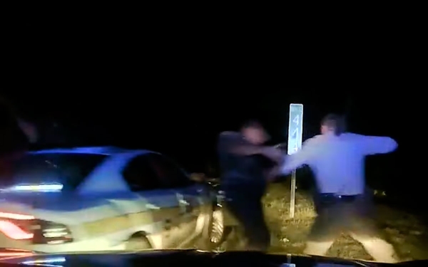 
            Tesla на автопилоте врезалась в полицейскую машину. Видео
        