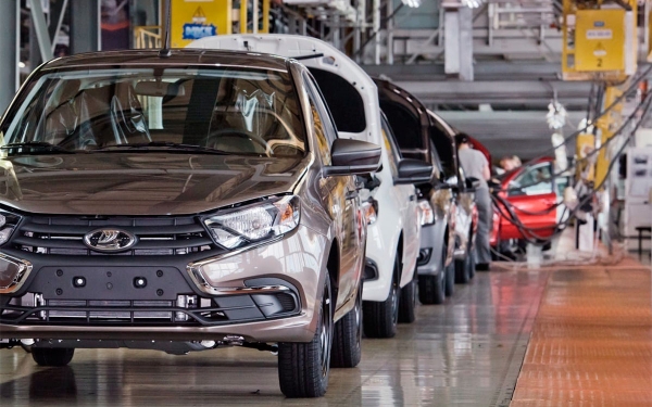 
            АвтоВАЗ возобновит выпуск двух моделей Lada
        