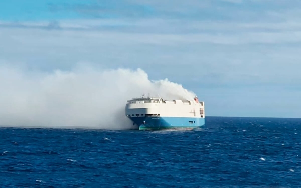 
            Горящий корабль с 4 тыс. автомобилями Volkswagen затонул в Атлантике
        
