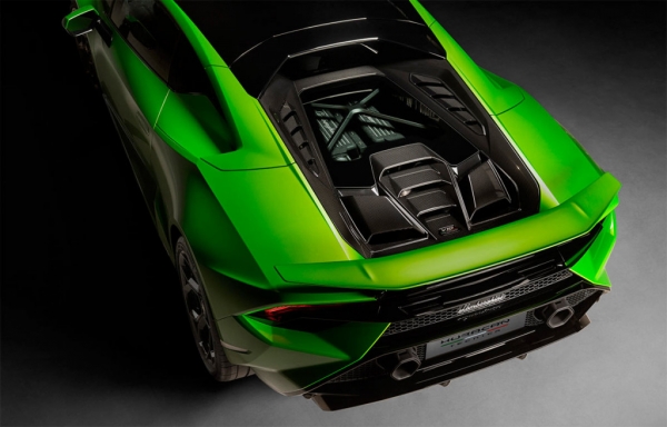 
            Lamborghini показала новый 640-сильный суперкар Huracan Tecnica
        