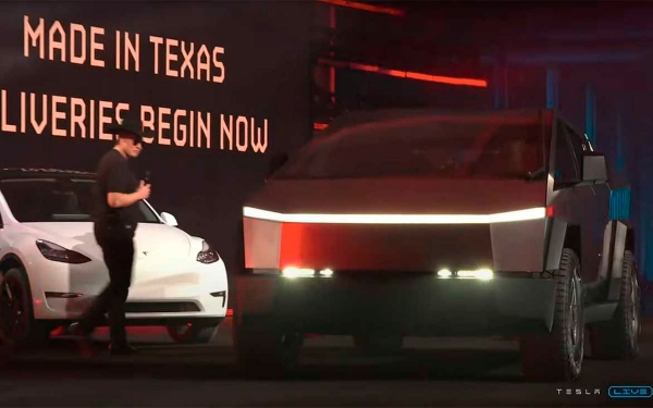 
            Tesla показала новую версию электрического пикапа Cybertruck
        