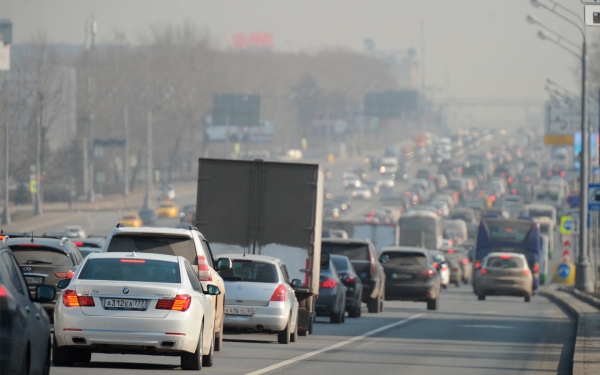 
            Власти Москвы предупредили водителей о возвращении дачных пробок
        