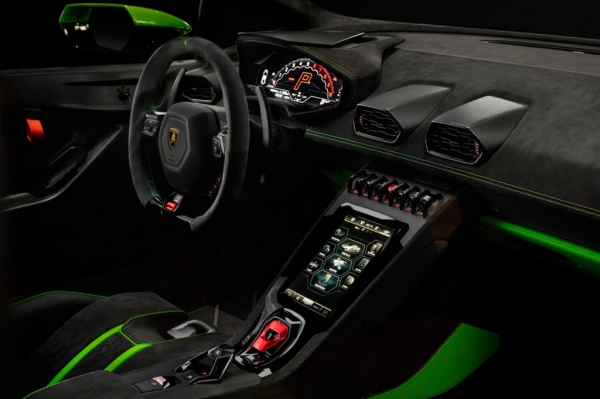 
            Lamborghini показала новый 640-сильный суперкар Huracan Tecnica
        