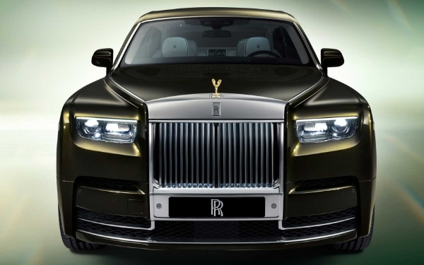 
            Rolls-Royce Phantom обновился и получил элементы дизайна из 1920-х годов
        