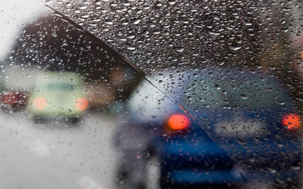 
            Минтранс Подмосковья предупредил водителей о начале «сезона дождей»
        