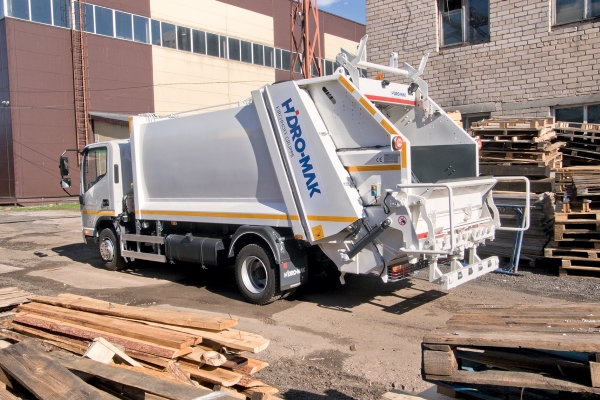 Компас твердых отходов: ездим на новом КАМАЗе-мусоровозе