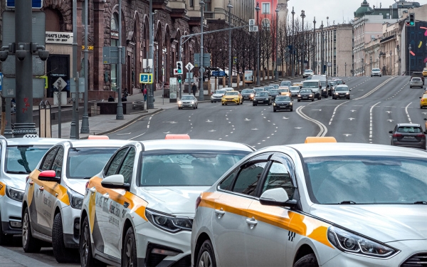 
            Таксистов предложили контролировать жестче: 3 штрафа и не пустят за руль
        