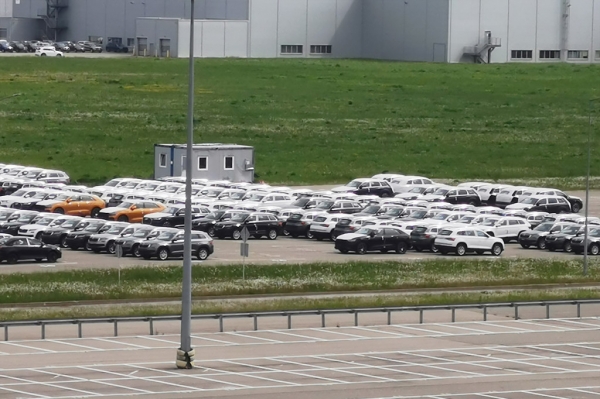 
            Что происходит на автомобильных заводах в Калуге. Репортаж Autonews
        