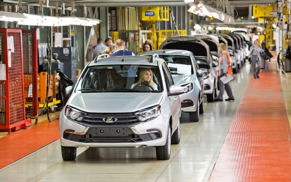 
            АвтоВАЗ начал производство «упрощенной» версии Lada Granta
        